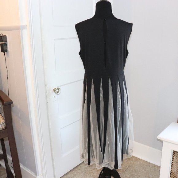 Dresses & Skirts - A-Line Scoop Neck Knee-Length Tulle Cocktail Dress